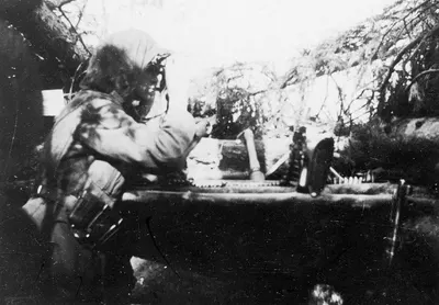 A German observer at the Seelow Heights