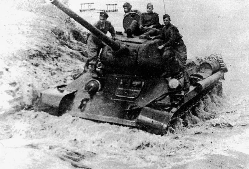 A T-34/85 emerges from the west bank of the Spree river - Konev’s Fourth Guards Tank Army