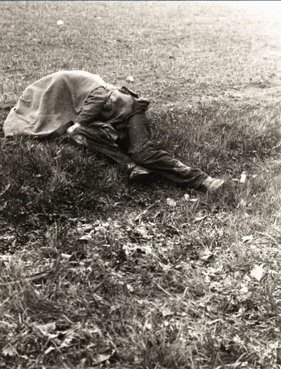 On April 20th and 21st, the prisoners from the Sachsenhausen Concentration Camp were forced into death marches heading westwards and away from the Soviet front