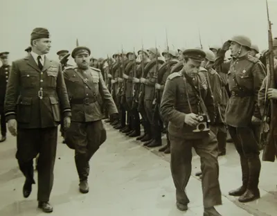 Air Chief Marshall Air Arthur Tedder, inspects Russian Guard of Honor, Berlin, Germany, 1945 (22060207970)