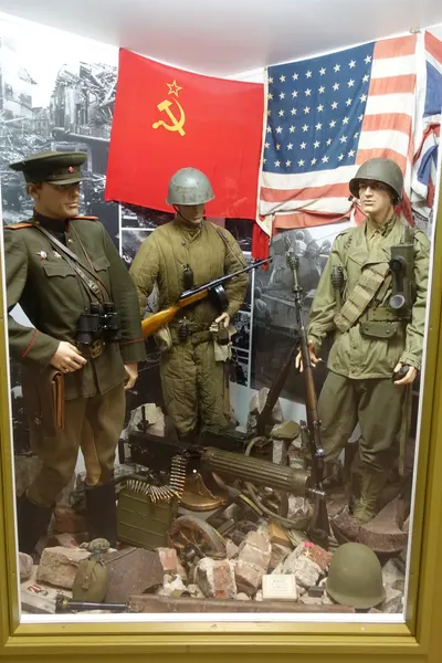 Arquebus Krigshistorisk Museum Norway. WW2 Allied Victory in Europe display. USSR Red Army uniforms Officer Awards PM1910 Maxim Private SSh-40 Telogreika PPSh-41 Soviet flags US soldier M1 Phone M43 jacket gaiters Rifle grenades photos