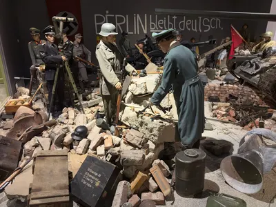 Arquebus Krigshistorisk Museum Norway. WW2 Battle of Berlin 1945 diorama. Nazi Germany Wehrmacht Waffen-SS Polizei. Uniforms weapons equipment artillery MG-34 Scherenfernrohr Luftschutz Soviet T-34 tank mannequins ruins debris etc (202