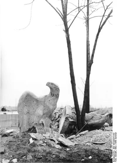 Bundesarchiv Bild 183-M1015-332, Berlin, nach der Kapitulation