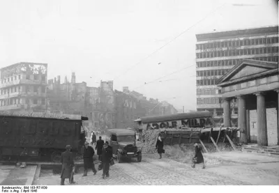 Bundesarchiv Bild 183-R71639, Berlin, Panzersperre am Potsdamer Platz