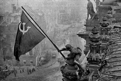 Raising a flag over the Reichstag 2